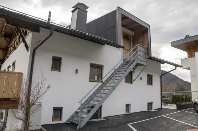 Zugang Appartements vom Parkplatz