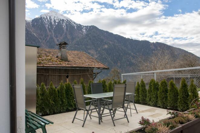 Gäste-Terrasse - Zugang vom Parkplatz