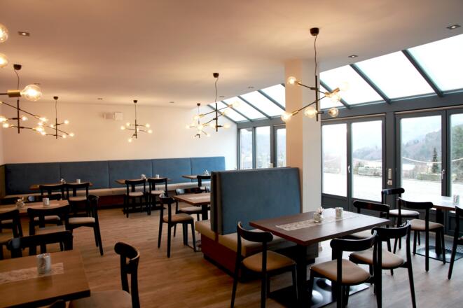fruehstuecksraum-hotel-donauradweg-passau