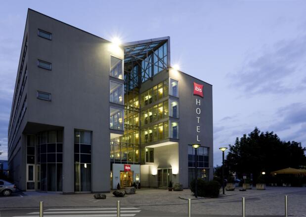 ibis linz city aussen