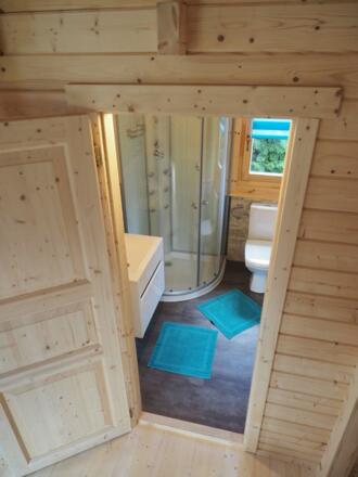 Badezimmer mit Wellnessdusche im Ferienhaus Holzhaisl in Kelheim im Altmühltal