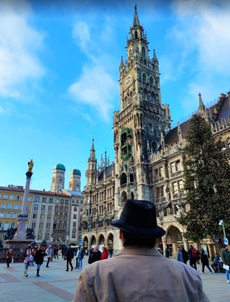 C. Marienplatz (München) mit neuem Rathaus