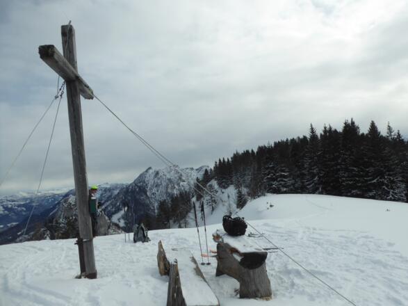 Kreuz auf der Bleckwand