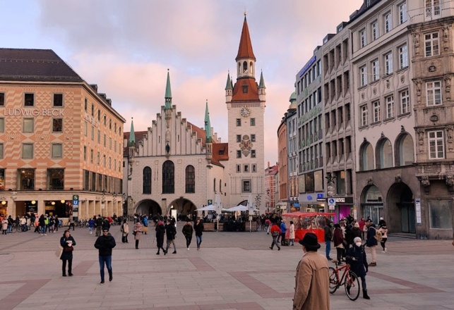 Marienplatz mit altem Rathaus