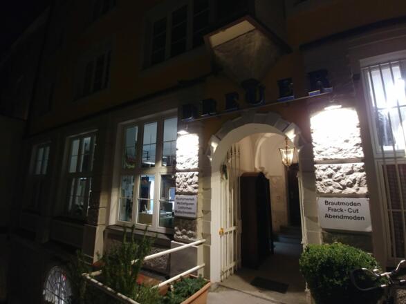 Breuer Kostümverleih