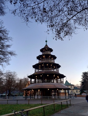 L. Monopteros (Chinesischer Turm)