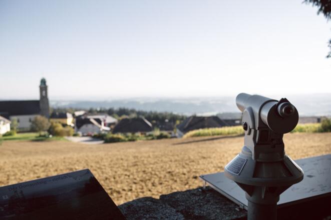 Aussichtsplattform \"Panoramablick\" mit neuem Münzfernrohr