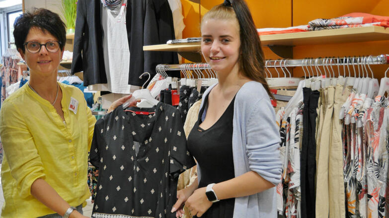 20200615_Strasser-Bekleidung_-Mitarbeiterinnen_1200x675