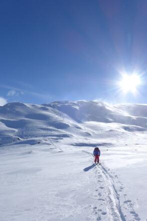 kurzes Flachstück auf dem Weg zur Tilisunahütte