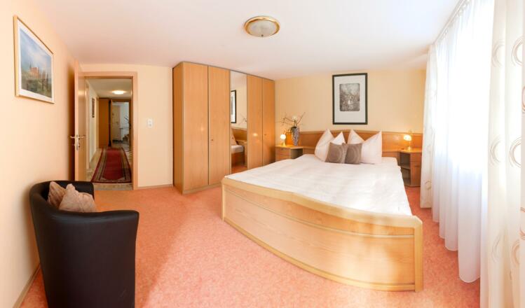 Schlafzimmer 2