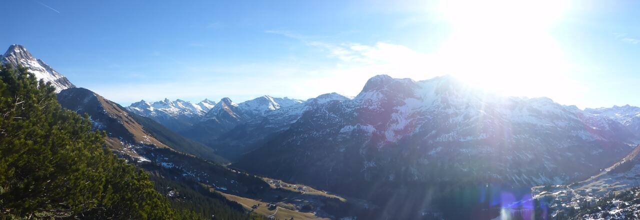 Panorama auf dem Grenzgrat zwischen Deutschland und Österreich.