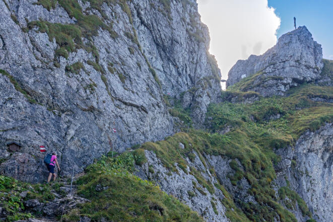 Himmelspfortensteig: Himmelspforte und Gipfelkreuz sind schon in Sichtweite!