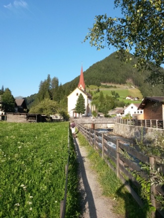 Kirche in St. Jodok, dem Etappenziel