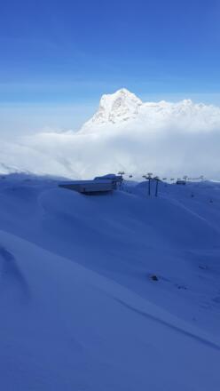Bergstation Jägeralp-Express. Im Hintergrund der Große Widderstein.