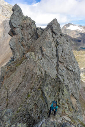 Versicherte Kletterpassage beim Gratturm der Tulpspitze