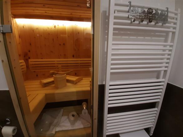 Sauna groß u Badheizkörper