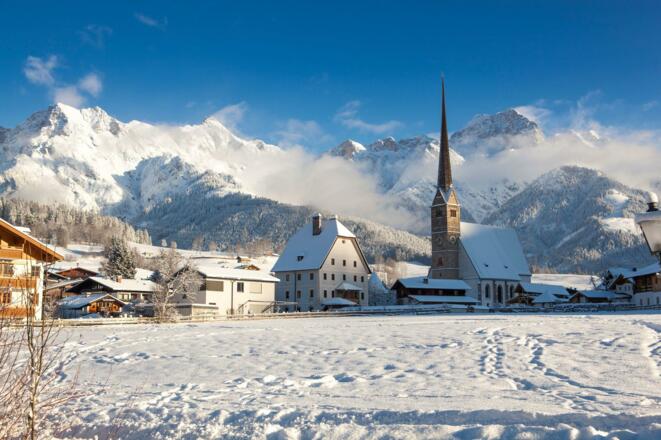 Kirche Maria Alm Winter