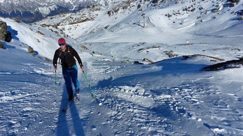 Mit einer Aufstiegsspur kann man auf der Normalroute zur Glungezerhütte immer rechnen. Unten der Schartenkogellift.