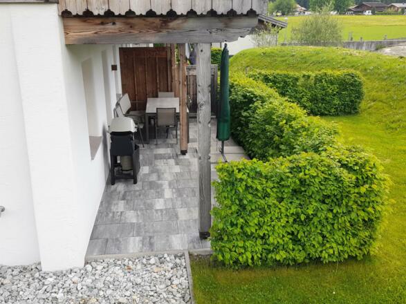 Terrasse mit Garten