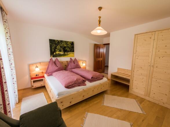 kuchl_hinterkellau_zirbenzimmer ferienwohnung_c-li