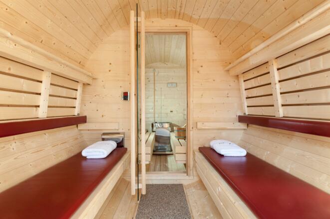 Genießen Sie einen Aufenthalt in unserer Faß-Sauna