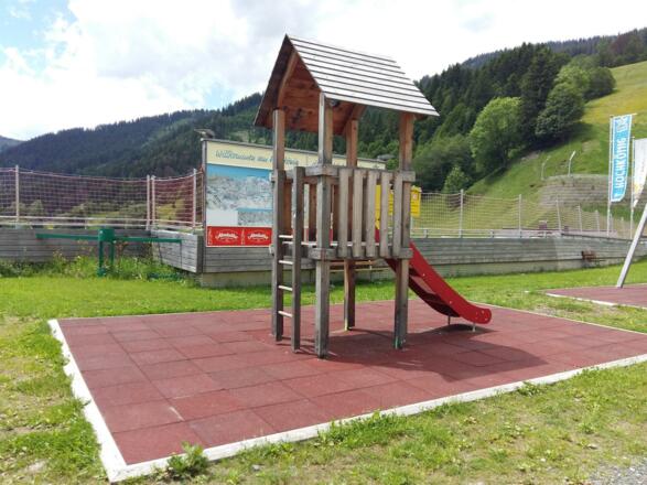 Spielplatz Skizentrum Rutsche
