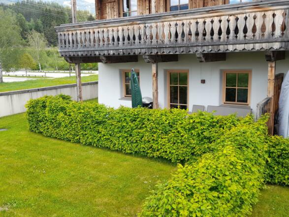 Garten und Hausansicht