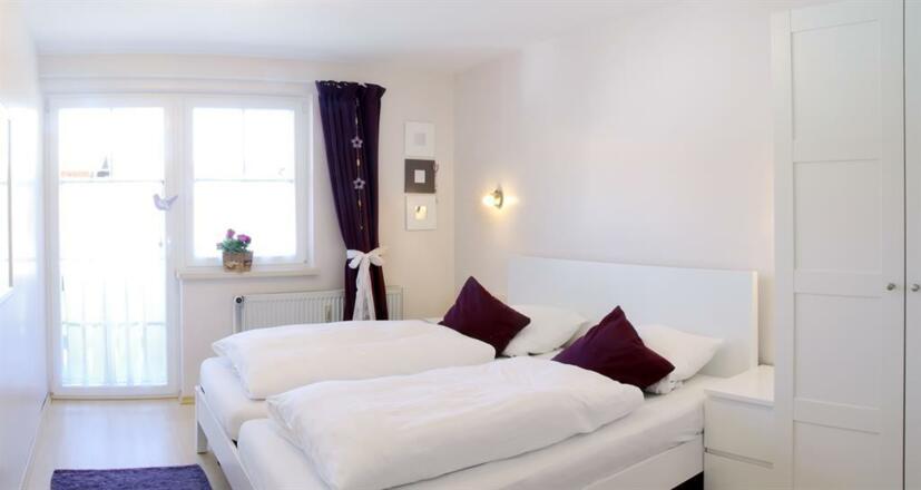 Schlafzimmer 1 Wohnung Edelweiß