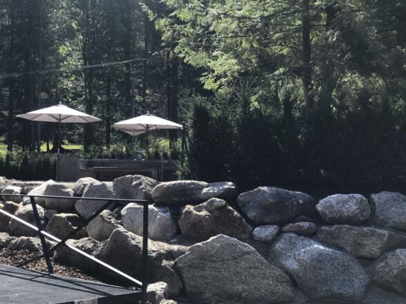 großzügige Sonnenterrasse