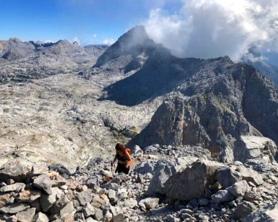 Aufstieg mit Blick auf Schönfeldspitze und Sommerstein