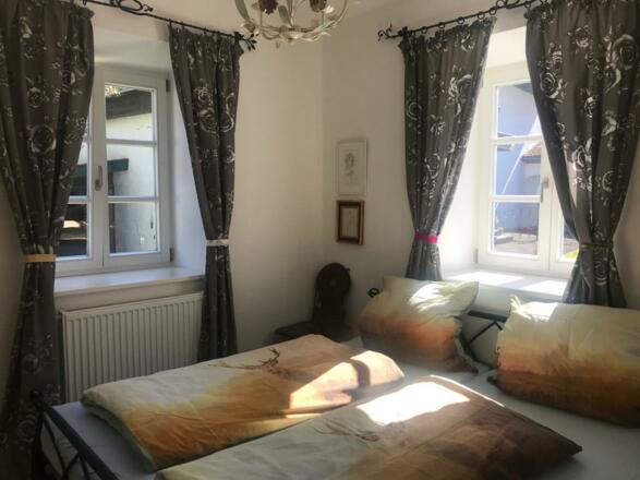 Schlafzimmer &quot;Sonnengelb&quot;