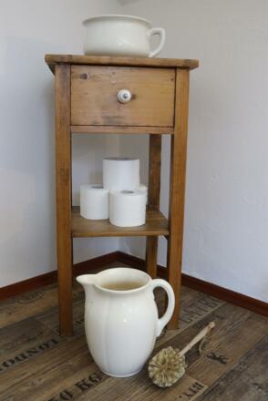 altes Badschränkchen