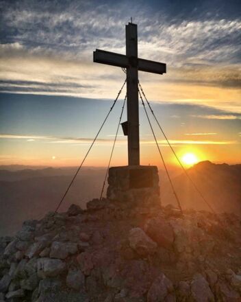 Sundowner am Gipfel des Breithorn