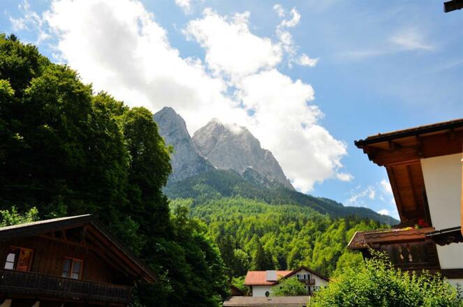 Ferienwohnungen Grainau "Der gekrönte Hirsch"