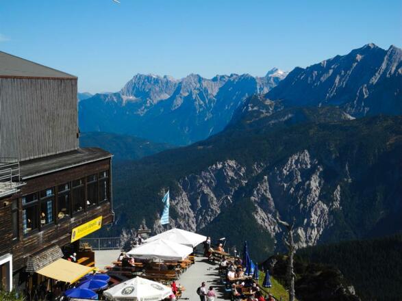 Ferienwohnungen Grainau "Der gekrönte Hirsch"