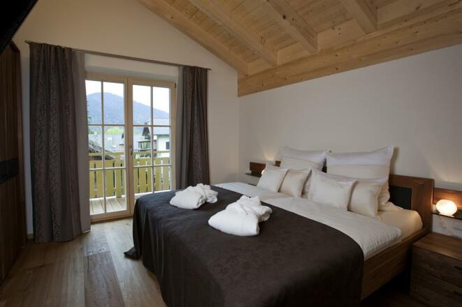 Vier exklusiv ausgestattete Schlafzimmer