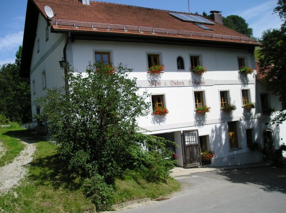 1. BIO-Holzofenbäckerei Grafmühle