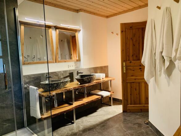 66FD2B32-6528-4971-A2A2-99F8A4078019