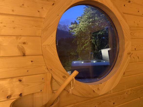 98BB4429-B247-4C64-B2AE-89EF69FD7F8D