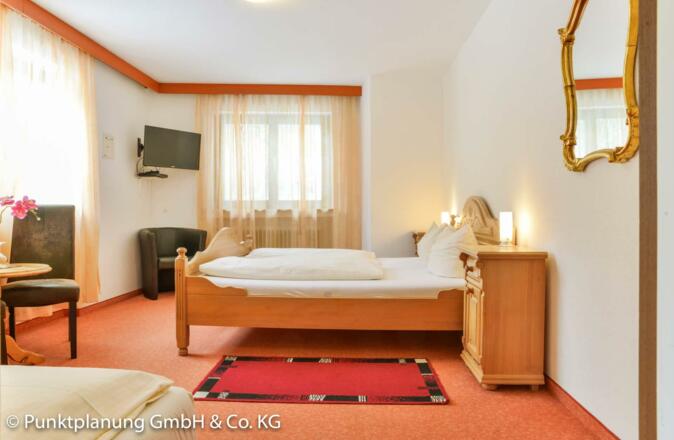 Drei-Vierbett Zimmer Ohne Balkon