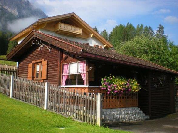 Blockhütte Außenansicht