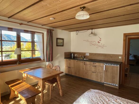Zimmer 1 mit Teeküche
