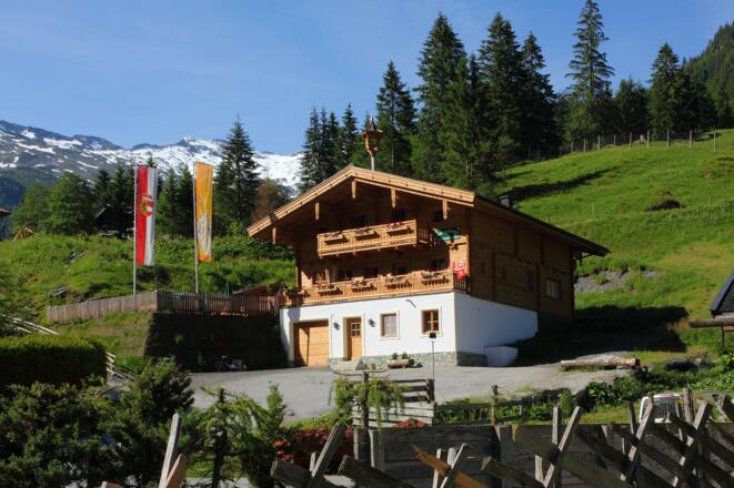 Hüttschlager Bauernladenstüberl