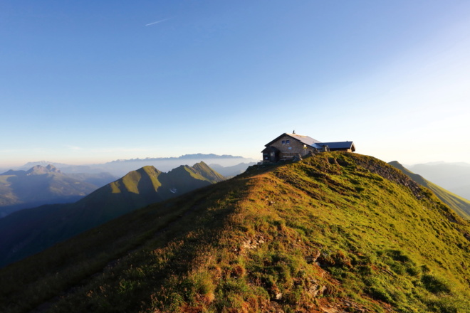 Sonnenaufgang auf der Gamskarkogelhütte
