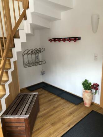 Eingang mit Schuhtrockner und Skiaufbewahrung