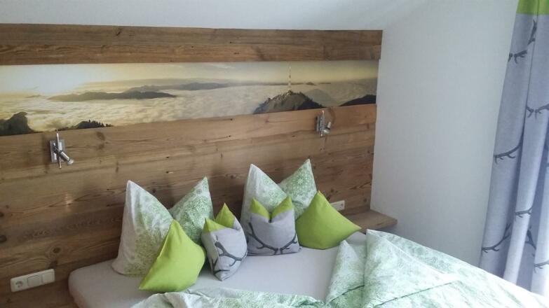 Schlafzimmer Mittagblick