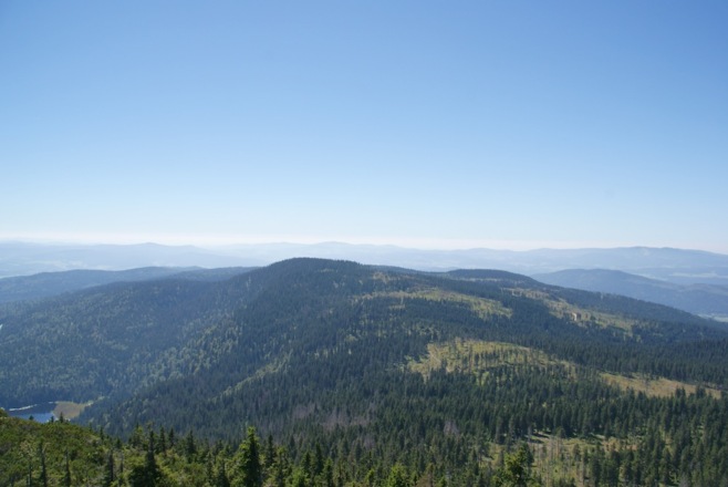 Blick zum Mittagsplatz und Fernsicht