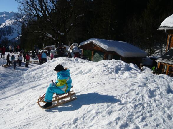 Schwarzenberghütte im Winter.