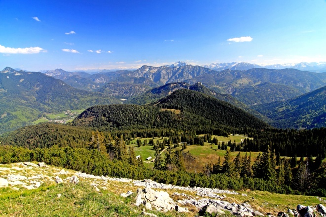 Hirschberg - Blick nach Kreuth und zu den Rauheck-Almen