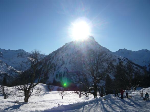 Schwarzenberghütte im Winter.